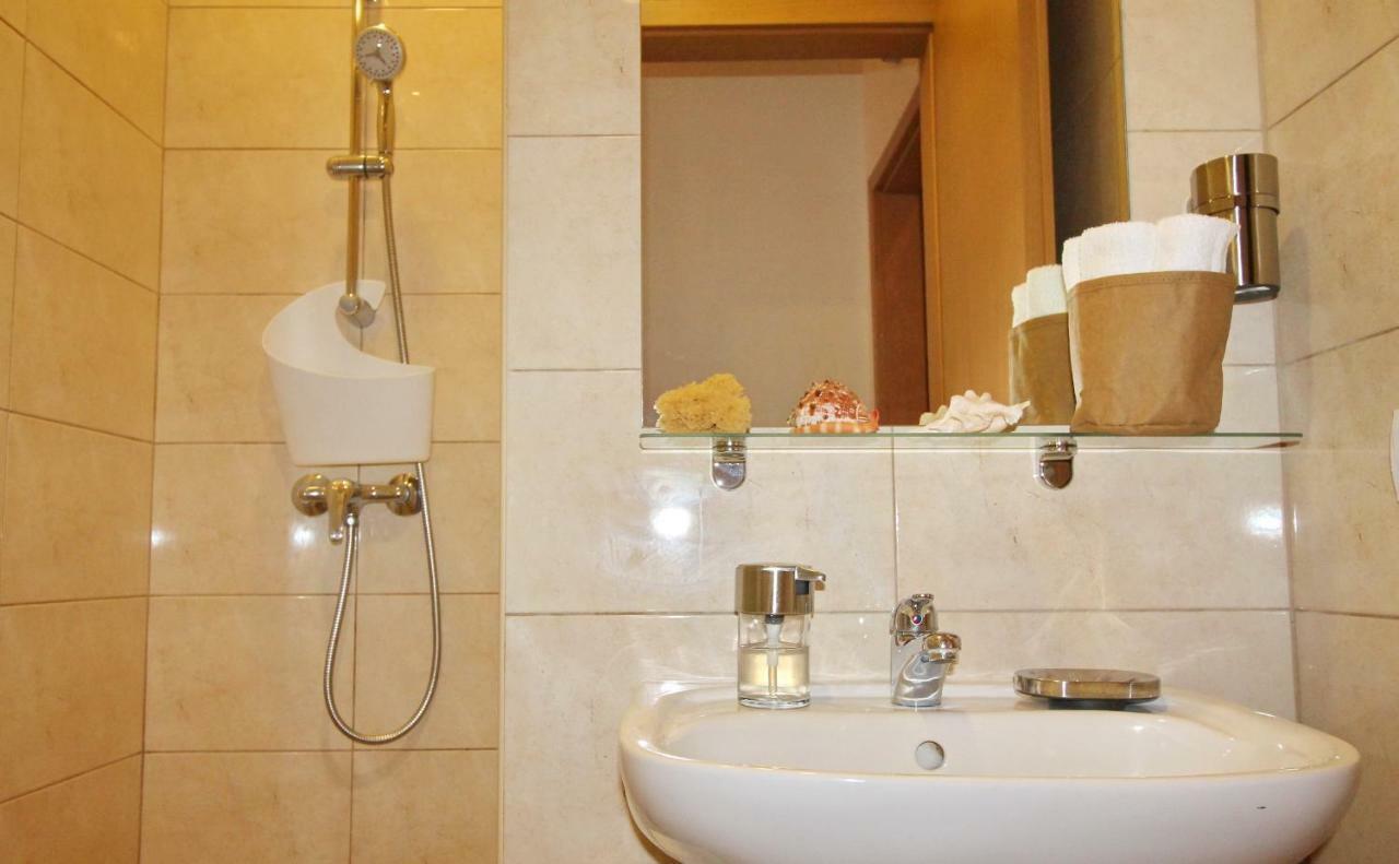 Castle Court Apartment Budapest Bagian luar foto