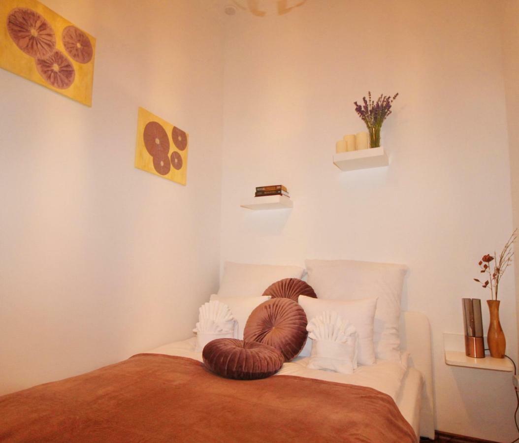 Castle Court Apartment Budapest Bagian luar foto